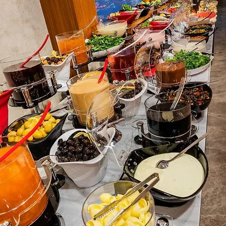 מלון Demiray Old 5*